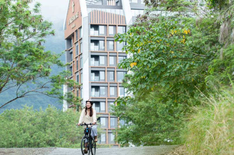 Sustainable Travel with Lakeshore