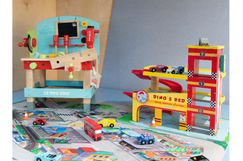 Themed Room- Galaxy Adventure &mdash; Racing Pit Stop