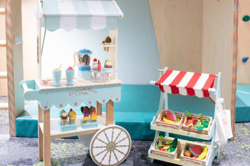 Themed Room- Jungle Fun &mdash; Color Dimension Fruit & Ice Cream Bar
